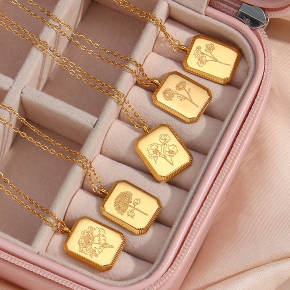 18K Gold Boxed Flower Square Pendant Minimalist Necklace - Picture 3 of 11